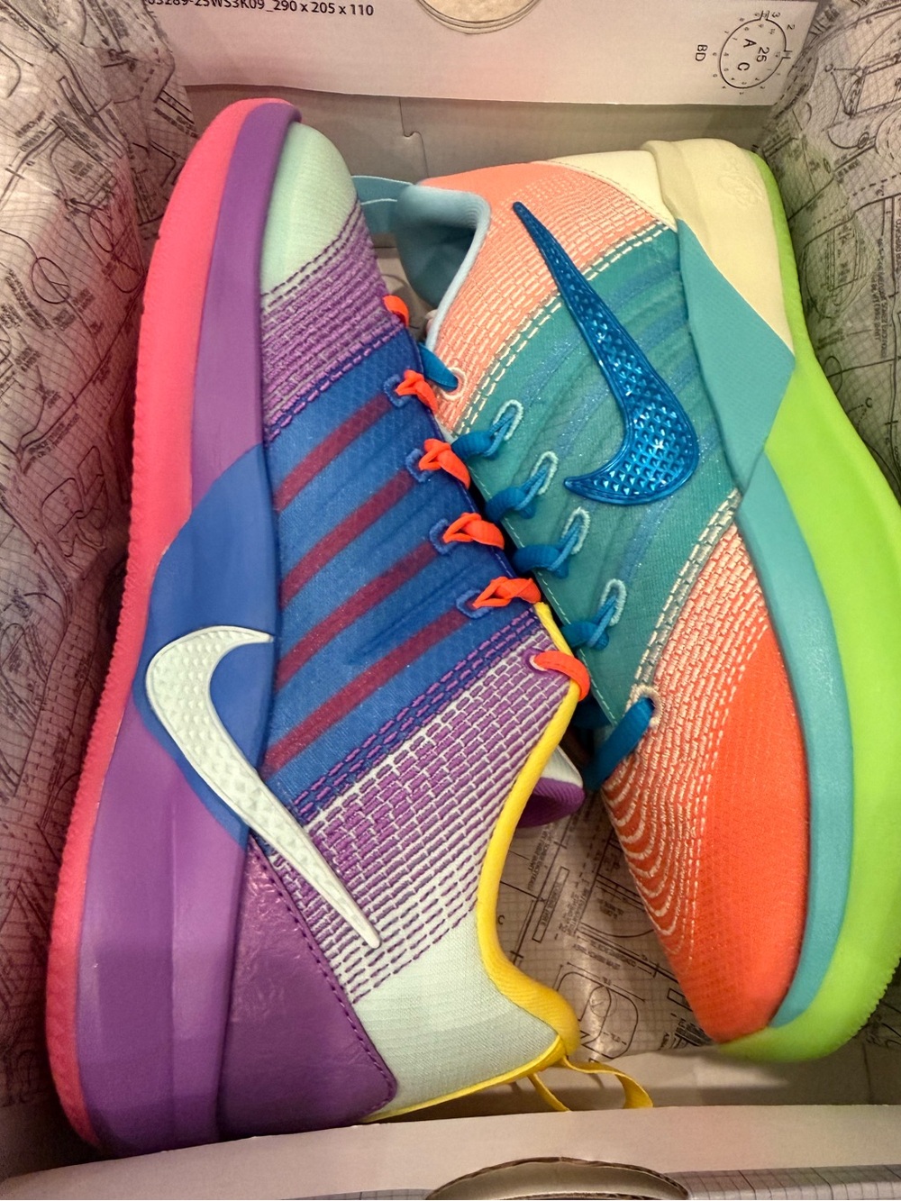 Nike Sabrina 3 SE-Igloo/Hot Lava-Blue Crystal 
Size-Big Kids 6.5